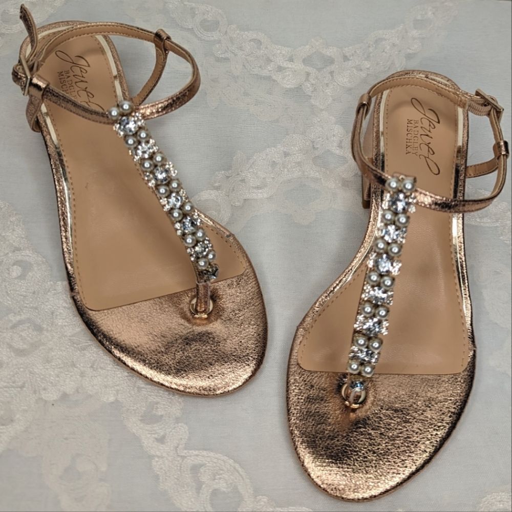 Jewel Badgley Mischka Dasha Block Heel Thong Sandals Roes Gold Champagne Y2K